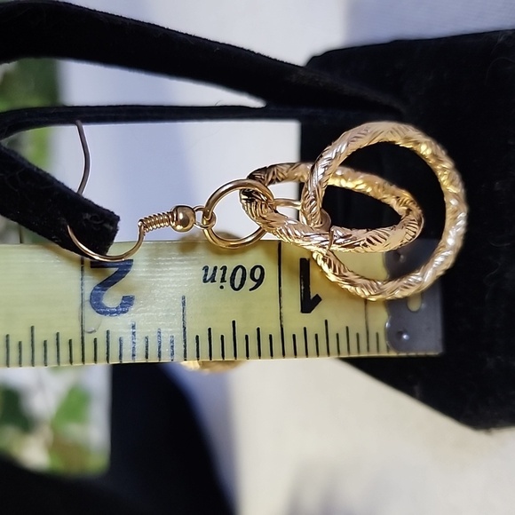 Gold Textured Chain Link Necklace and Matching Earrings Set - Picture 9 of 9